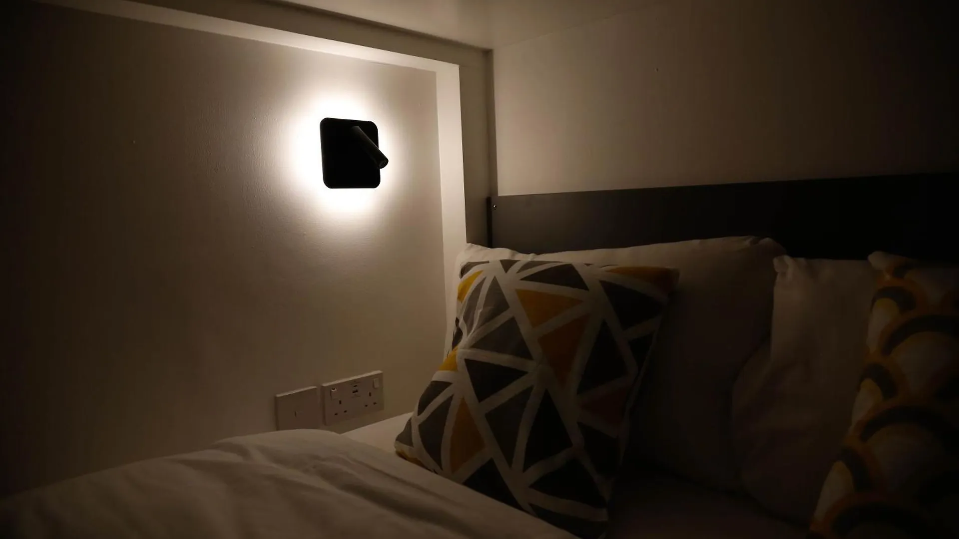 New Luxury Apartments In Central London Next To Shops, Cafes, Bars & Metro United Kingdom